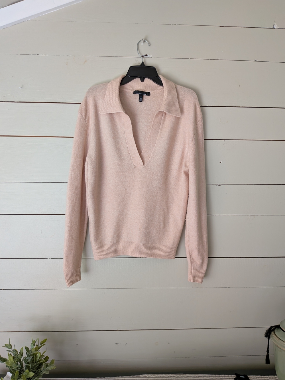 White House Black Market Pale Pink V-Neck Polo Sweater